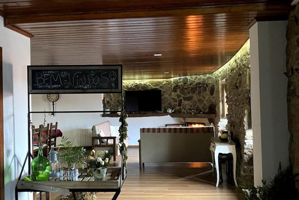 Casa Torre Do Sino Villa มอนตาเลเกร ภายนอก รูปภาพ